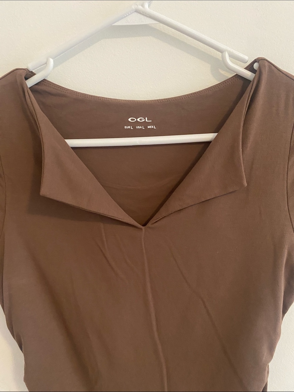 NWT OGL SkinKiss Split Neck Sleeveless Top w Built in Shelf Bra Brown Size LARGE - Picture 3 of 11